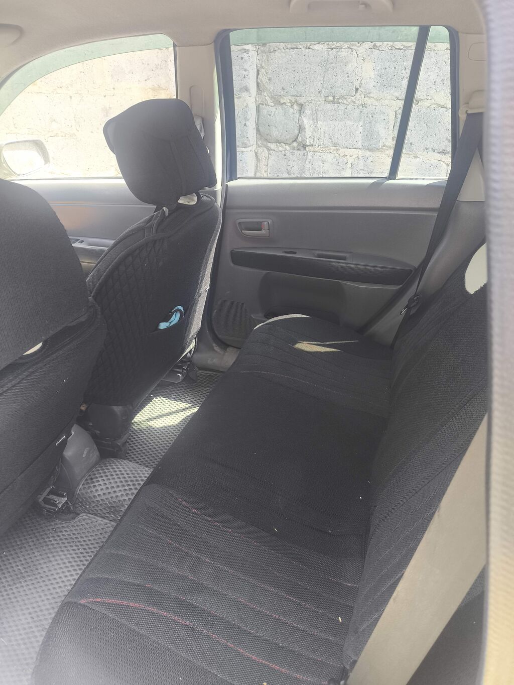 Mazda Demio: 2005 г., 1.3 л, Автомат, Бензин, Хэтчбэк: фото 3