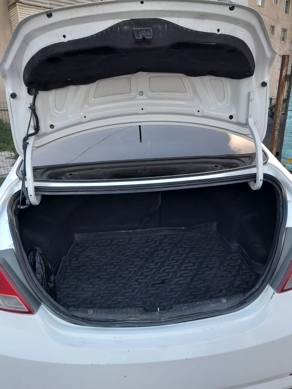 Hyundai Solaris: 2015 г., 1.6 л, Автомат, Бензин, Седан: фото 8