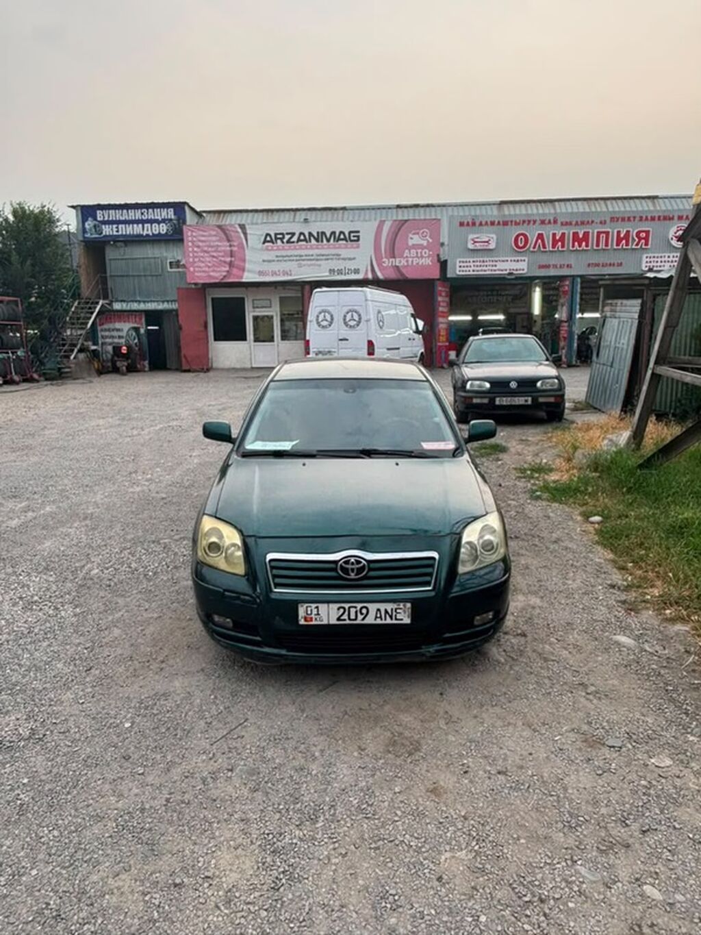 Toyota Avensis: 2005 г., 1.8 л, Механика, Бензин, Седан: фото 3