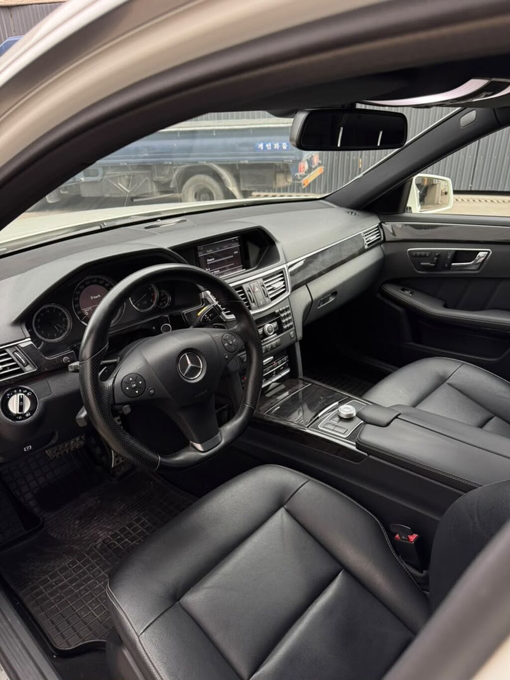 Mercedes-Benz E-Class: 2009 г., 3.5 л, Автомат, Бензин, Седан: фото 8