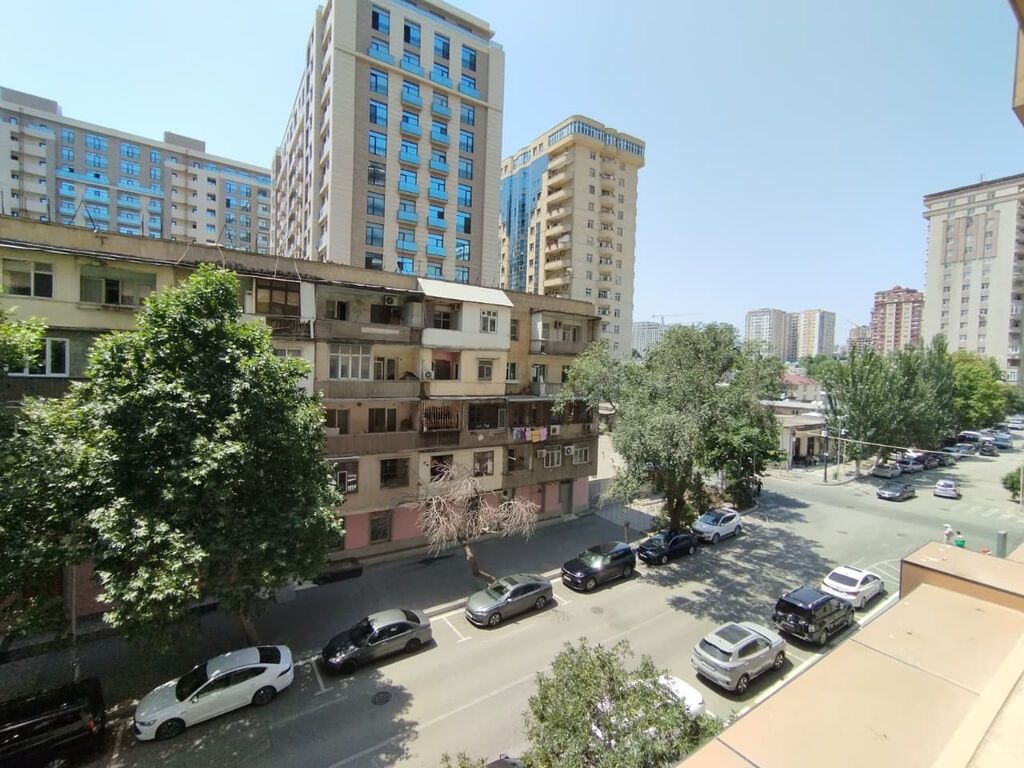 5 otaqlı, Yeni tikili, 296 kv. m