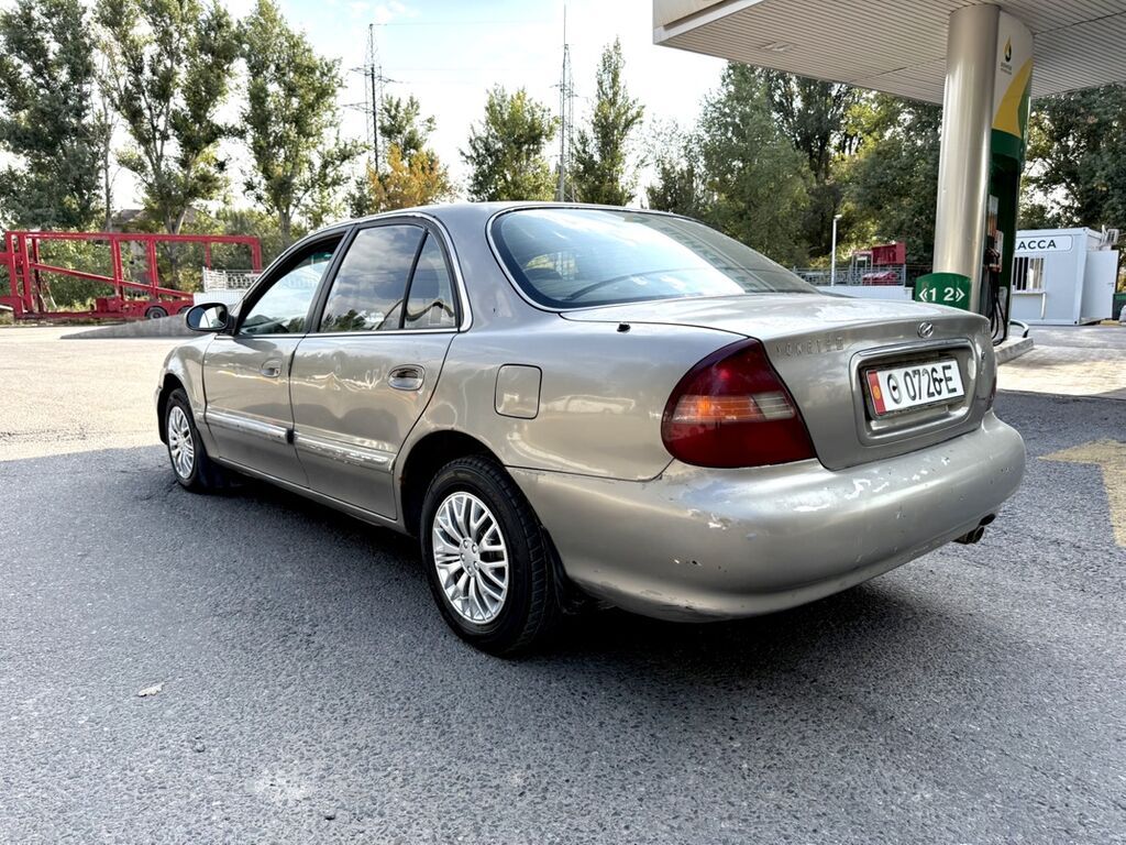 Hyundai Sonata: 1998 г., 1.8 л, Механика, Бензин, Седан: фото 3