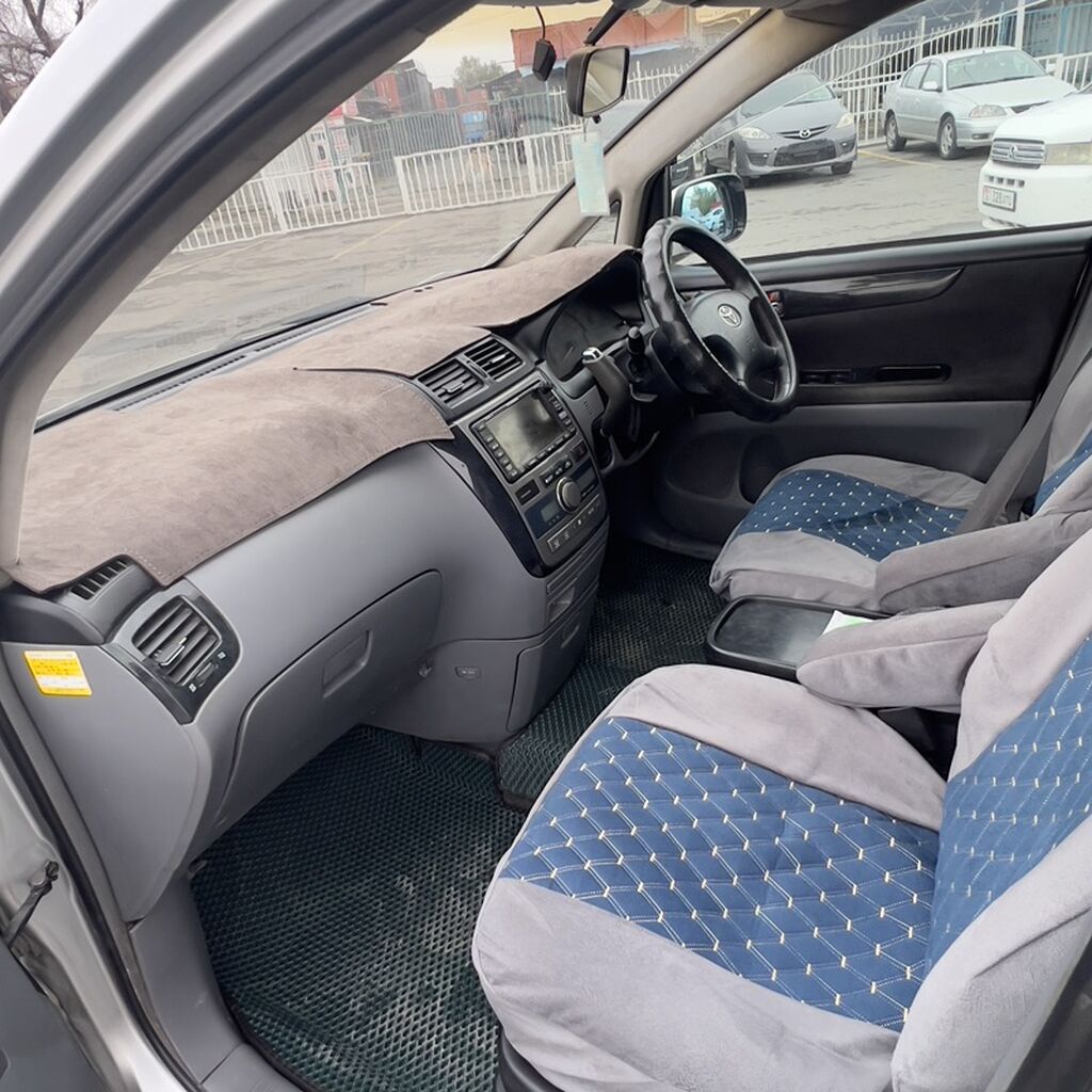 Toyota Ipsum: 2003 г., 2.4 л, Автомат, Бензин, Минивэн: фото 7