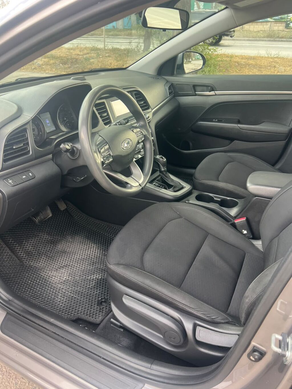 Hyundai Elantra: 2019 г., 2 л, Автомат, Бензин, Седан: фото 3