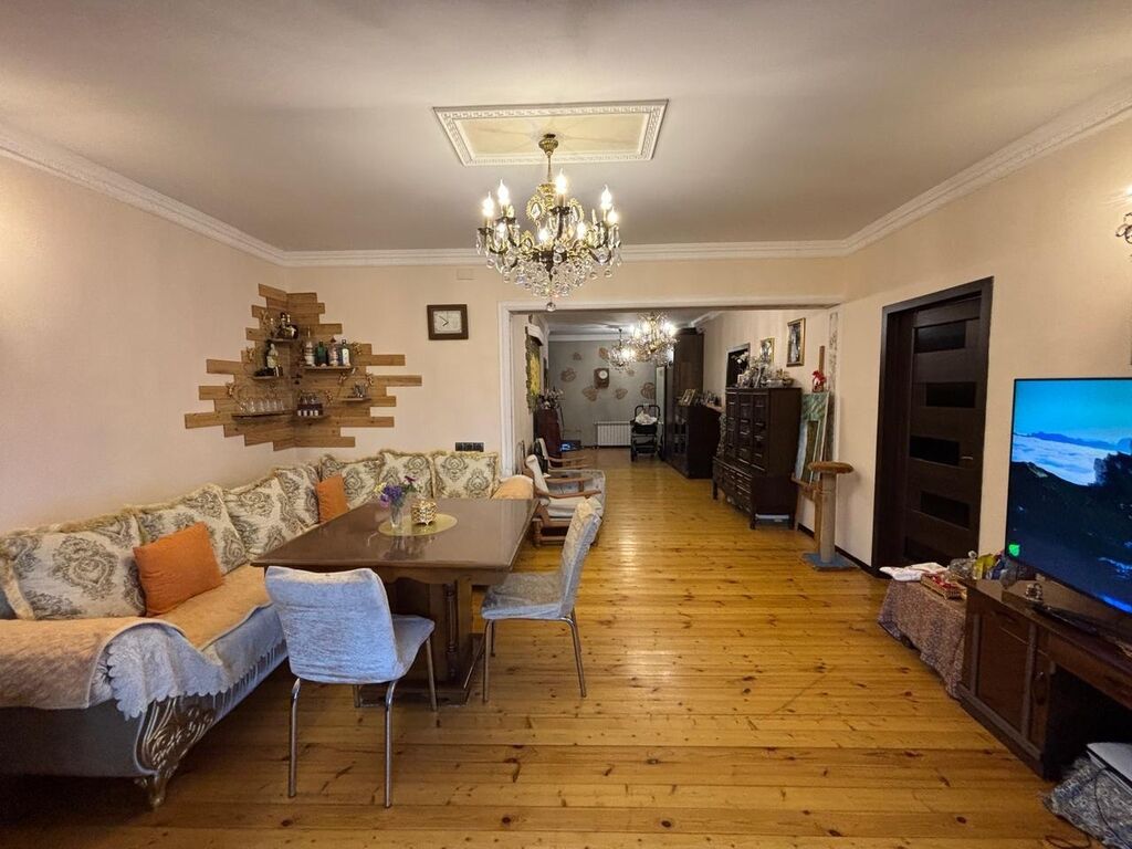 Yasamal, 3 otaqlı, Yeni tikili, m. 8 Noyabr, 106 kv. m