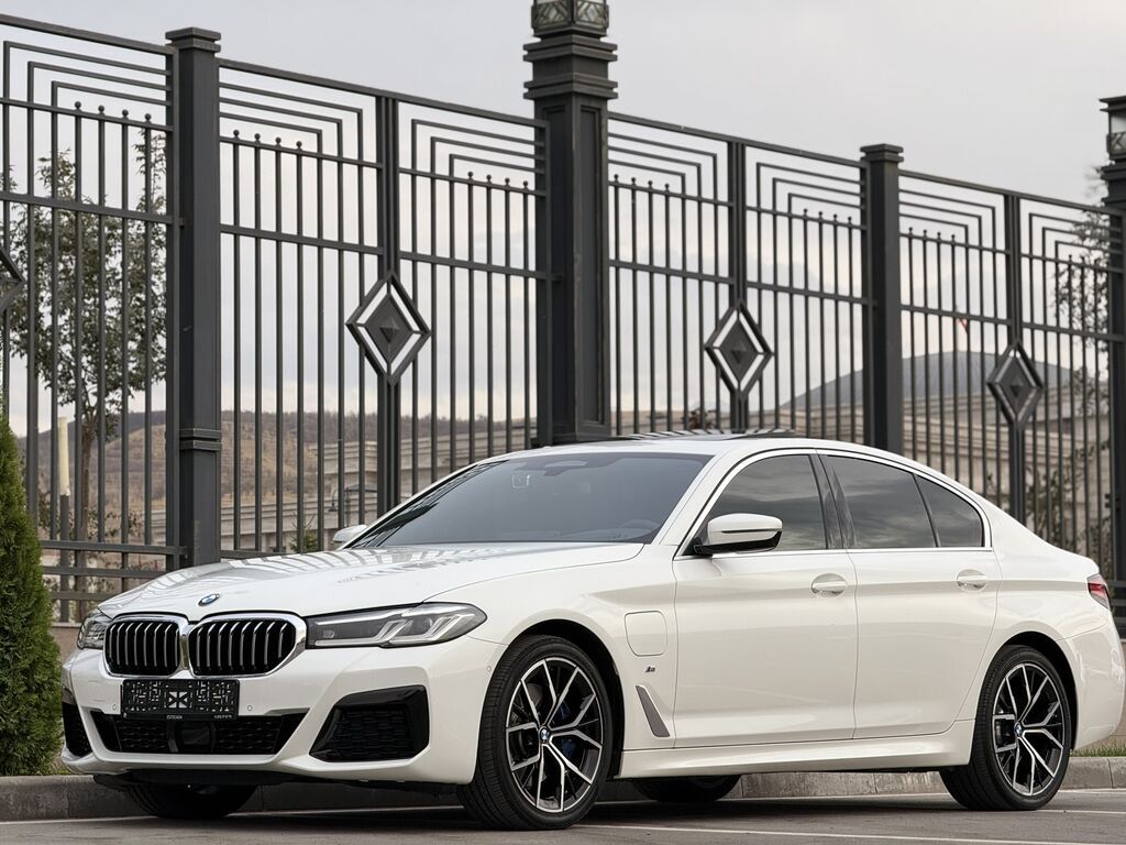 BMW 5 series: 2020 г., 2 л, Автомат, Электромобиль, Седан: фото 1