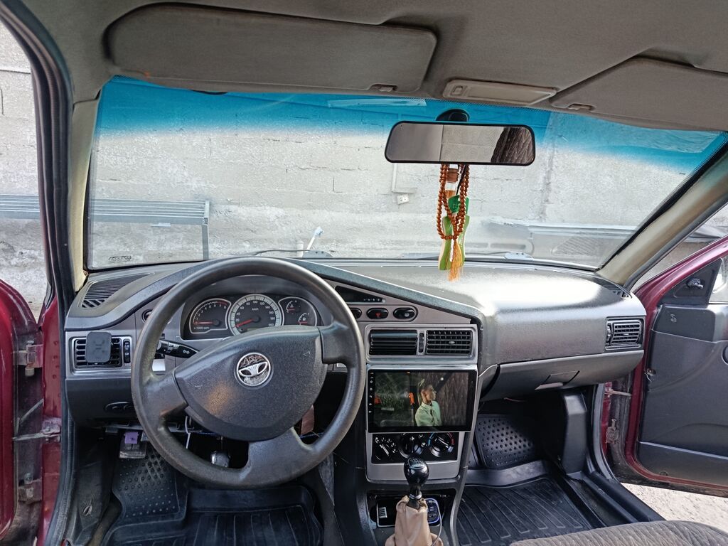 Daewoo Nexia: 2009 г., 1.5 л, Механика, Бензин, Седан: фото 3