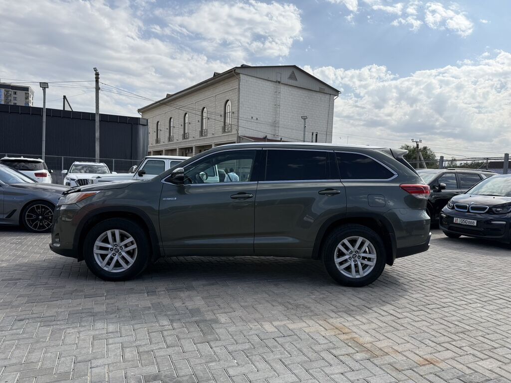 Toyota Highlander: 2018 г., 3.5 л, Автомат, Гибрид, Кроссовер: фото 2