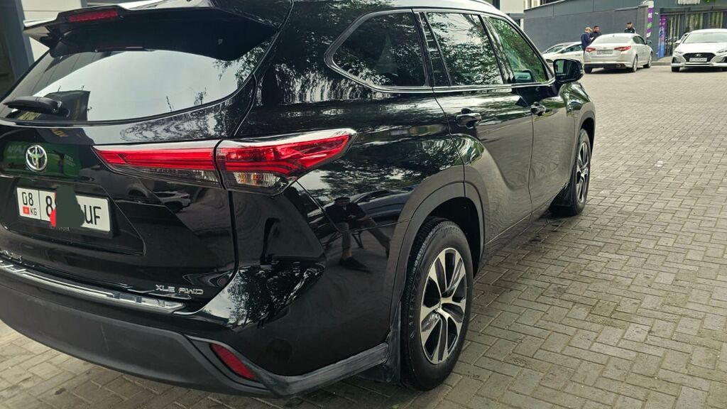 Toyota Highlander: 2021 г., 3.5 л, Бензин, Кроссовер: фото 3