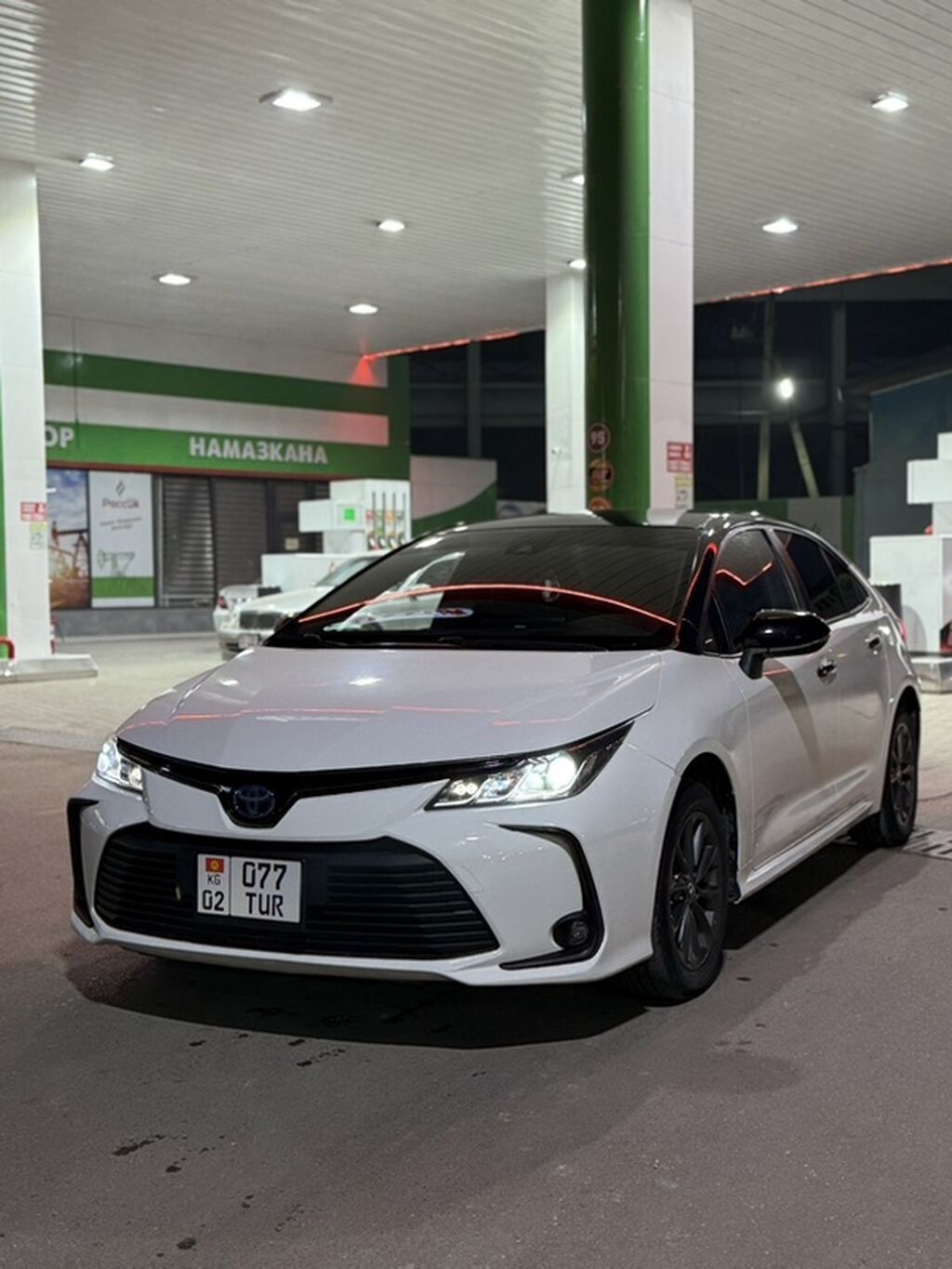 Toyota Corolla: 2019 г., 1.8 л, Автомат, Бензин, Седан: фото 2