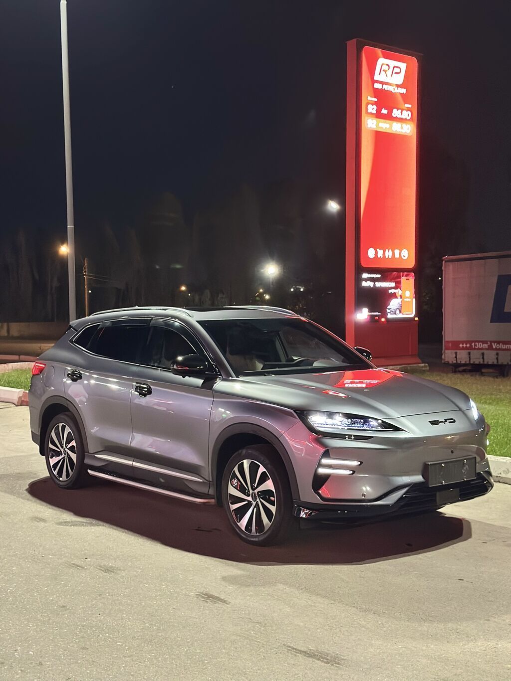 BYD Song Plus: 2024 г., 0.1 л, Автомат, Электромобиль, Внедорожник: фото 2