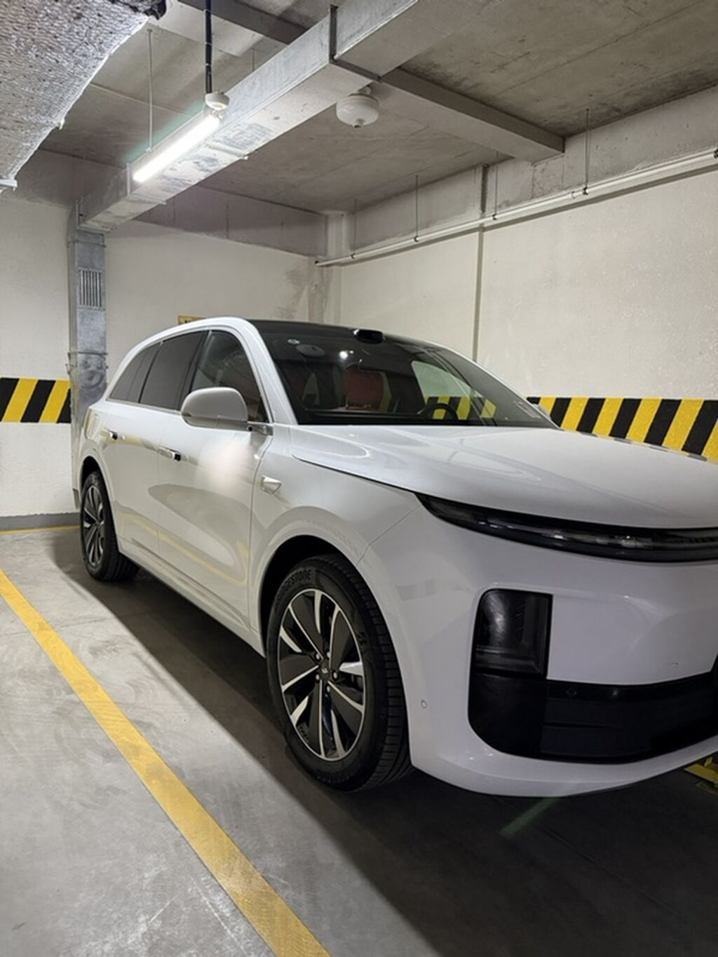 Lixiang L6: 2025 г., 1.5 л, Автомат, Электромобиль, Кроссовер: фото 2