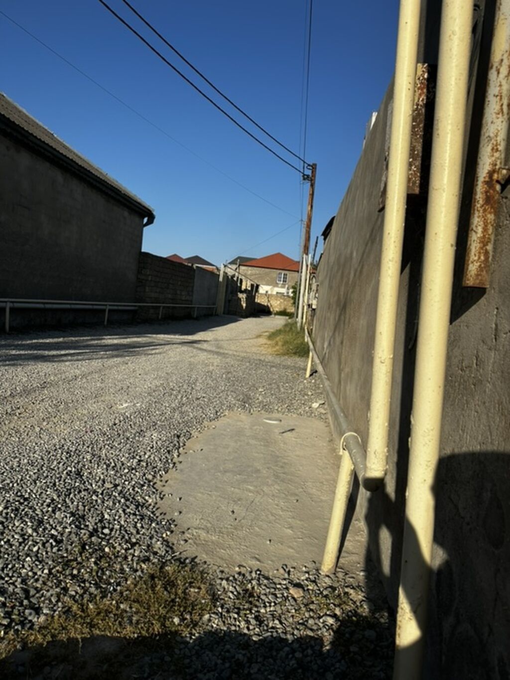 3 otaqlı, 95 kv. m, Təmirsiz