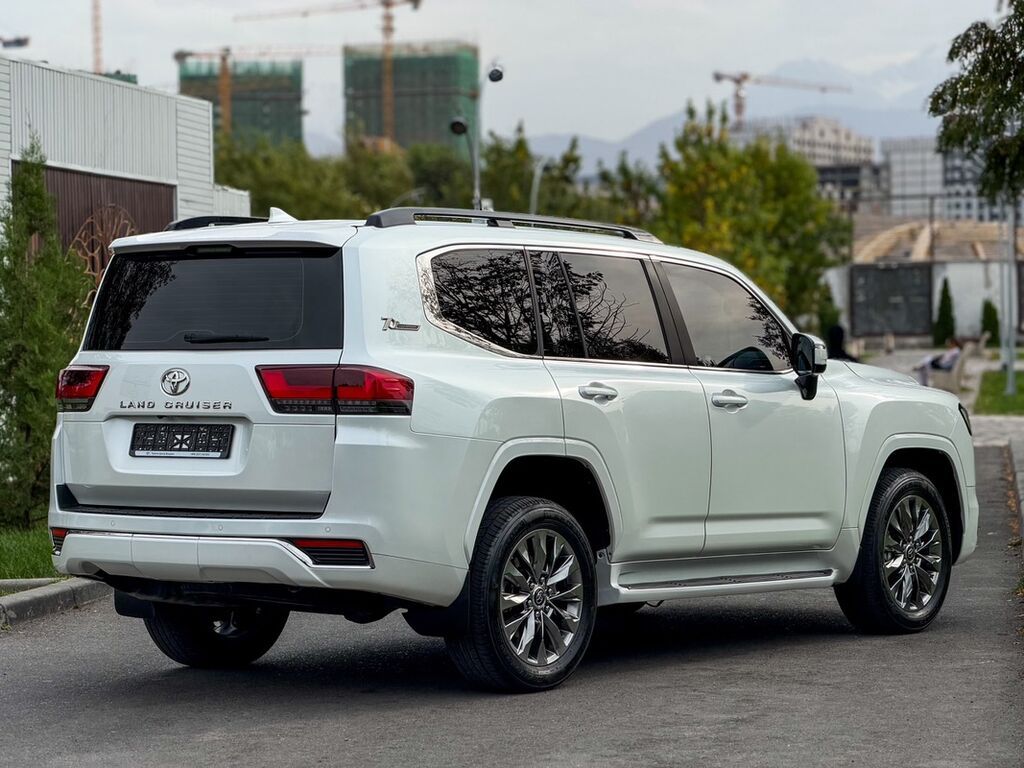 Toyota Land Cruiser: 2023 г., 3.5 л, Автомат, Бензин, Внедорожник: фото 6
