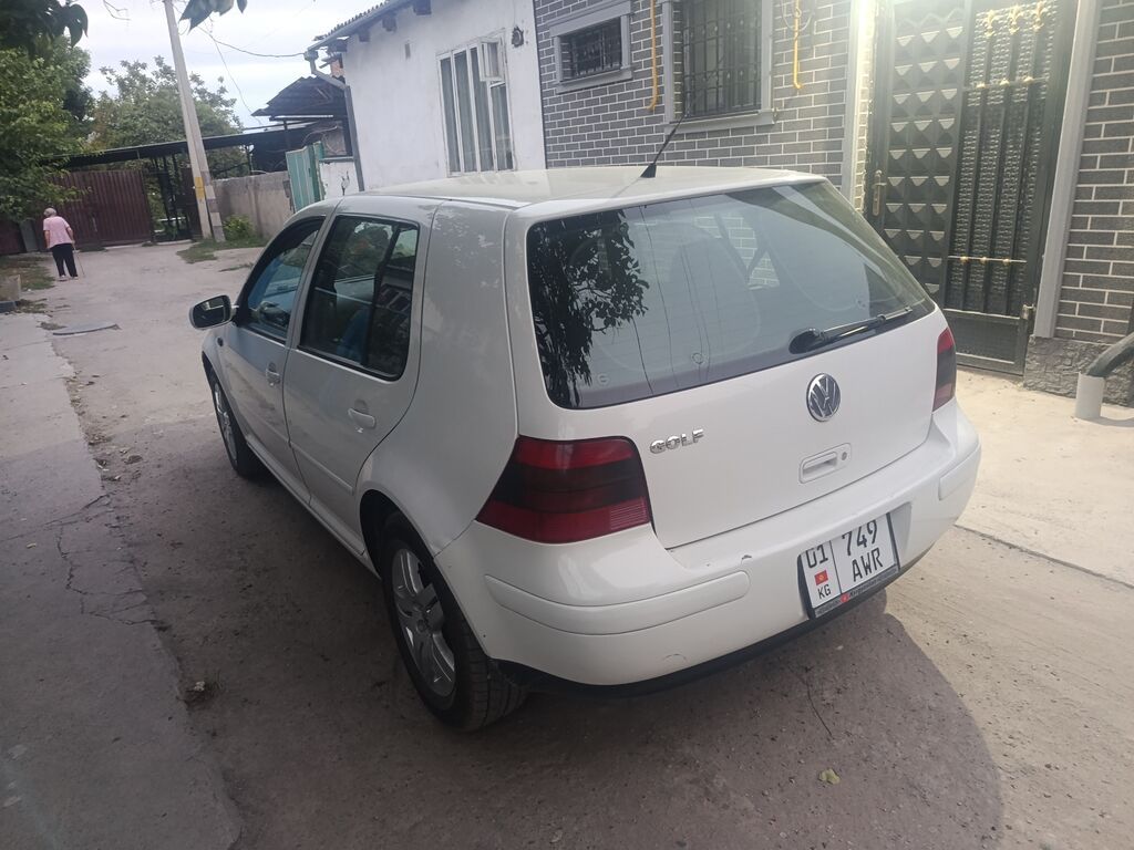 Volkswagen Golf: 2003 г., 2 л, Автомат, Бензин, Лифтбек: фото 4
