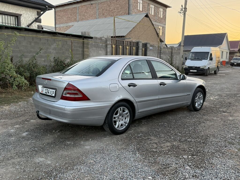 Mercedes-Benz C-Class: 2000 г., 1.8 л, Механика, Бензин, Седан: фото 3