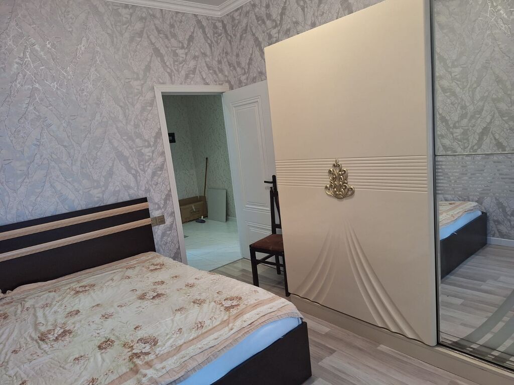 Saray Jasminde 9/8 mərt, 2 otağlı əşyalı studya menzil aylığı