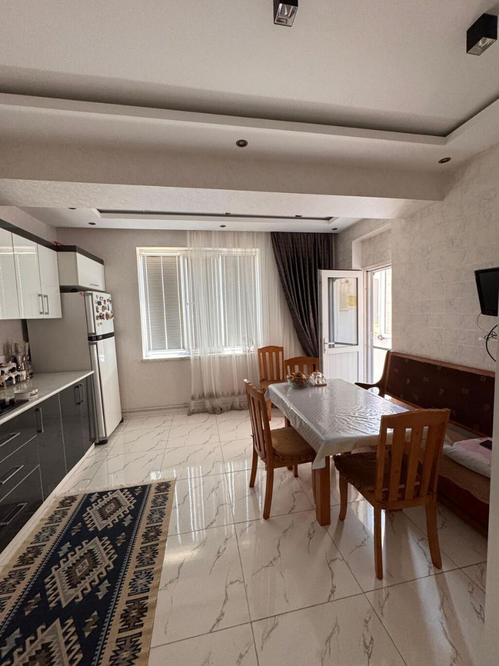 4 otaqlı, Yeni tikili, 135 kv. m