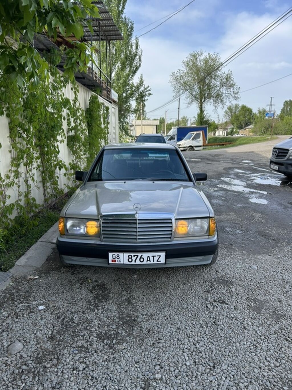 Mercedes-Benz 190: 1987 г., 2 л, Механика, Бензин, Седан: фото 2