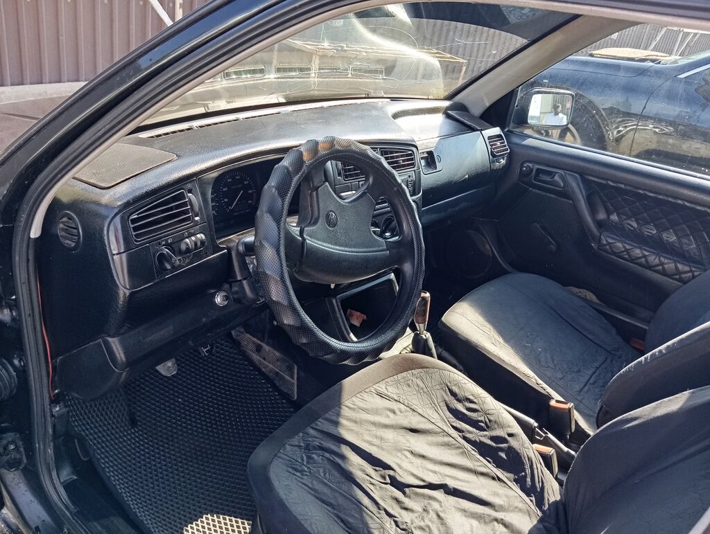 Volkswagen Golf V: 1994 г., 1.8 л, Механика, Бензин, Хэтчбэк — фото 7