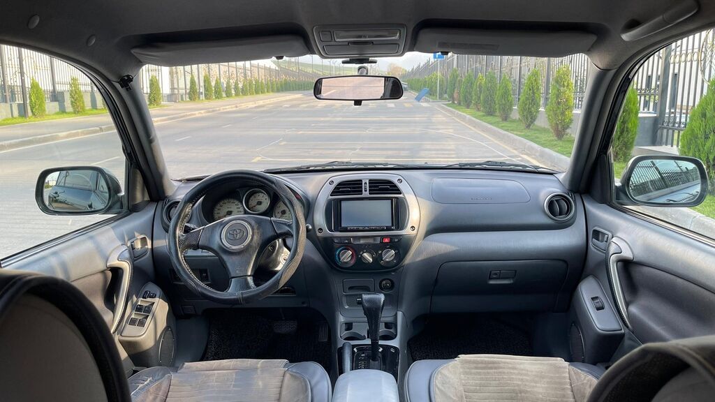 Toyota RAV4: 2002 г., 2 л, Автомат, Бензин, Кроссовер: фото 2