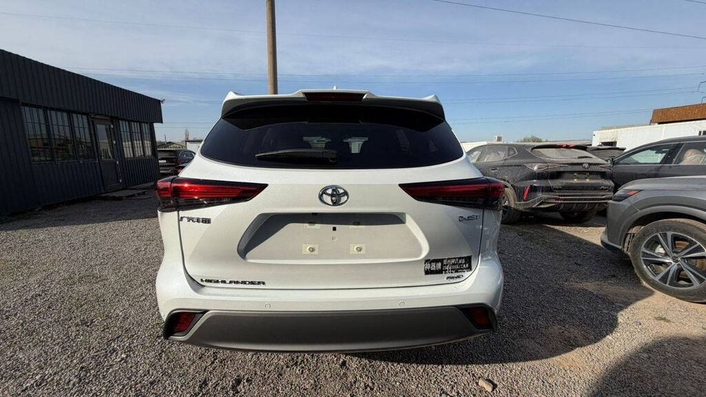 Toyota Highlander: 2026 г., 2 л, Автомат, Бензин, Внедорожник: фото 2