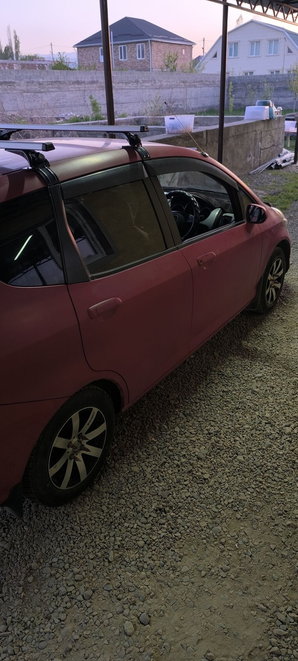 Honda Fit: 2002 г., 1.3 л, Хэтчбэк: фото 2
