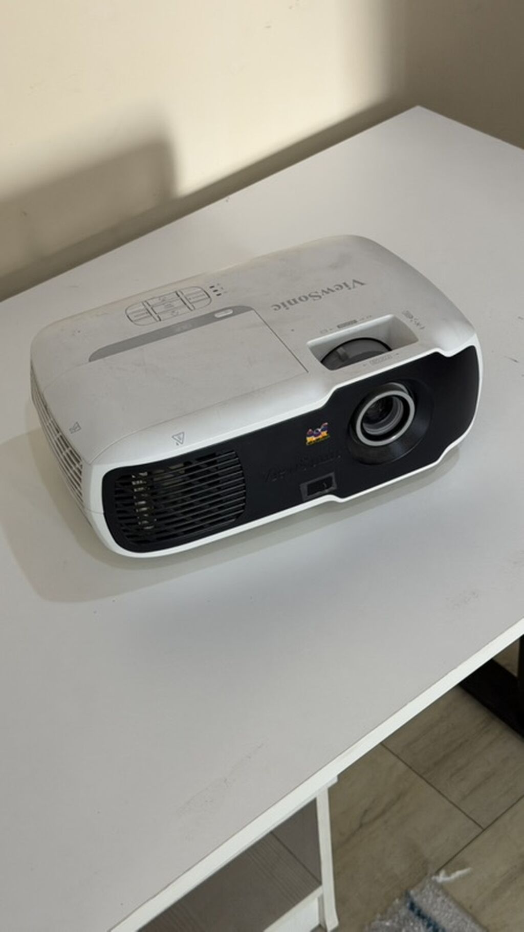 Проектор ViewSonic (серия LightStream) - Технология DLP, компактный — фото 1