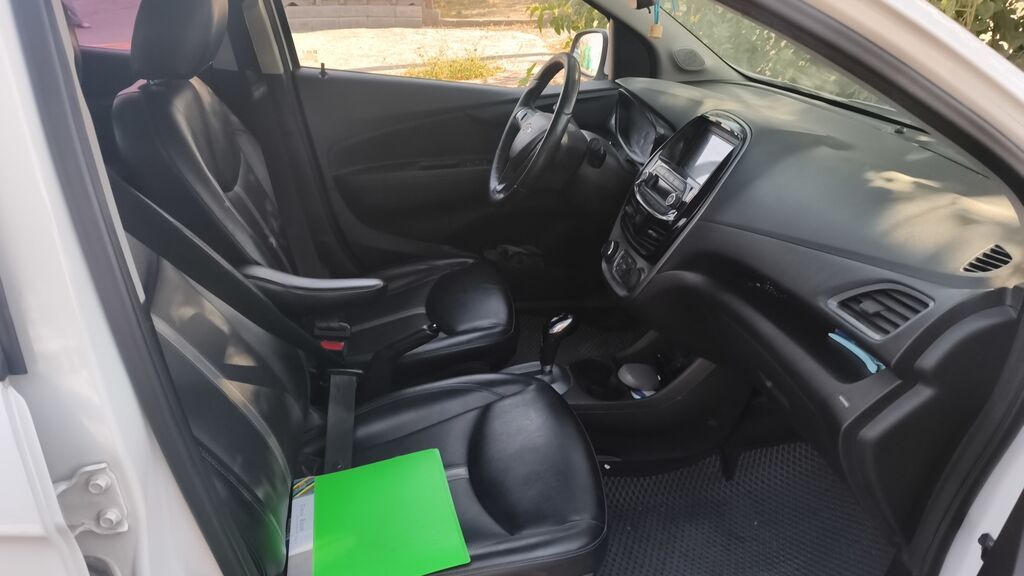 Chevrolet Spark: 2018 г., 1 л, Автомат, Бензин, Хэтчбэк: фото 4