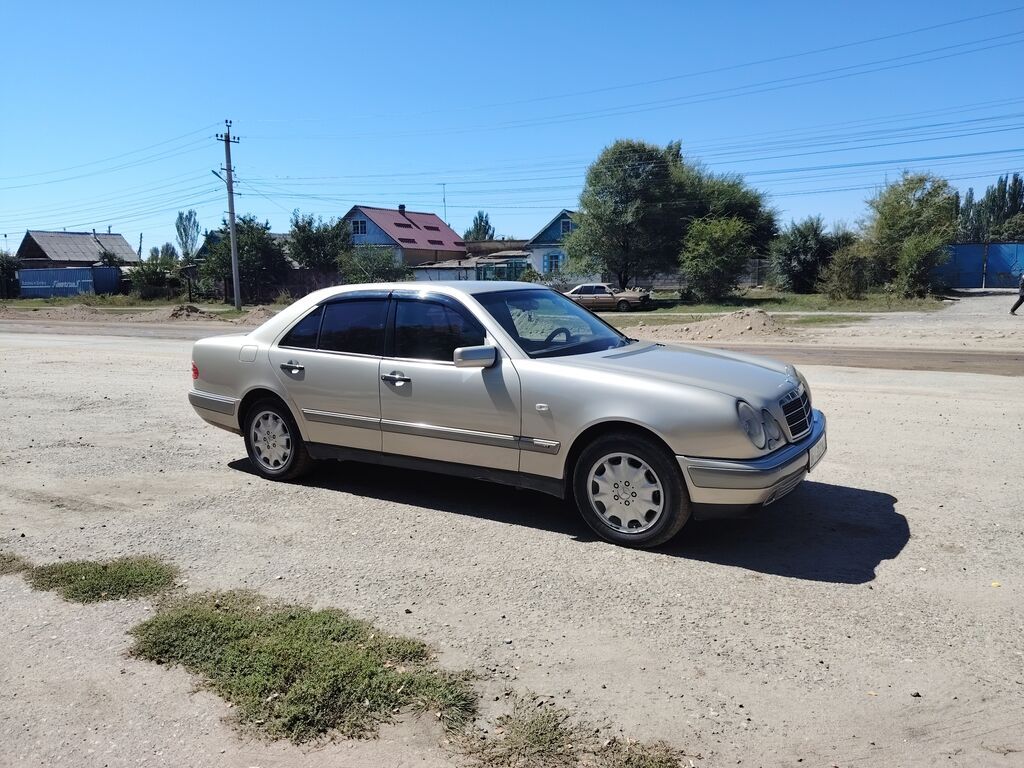 Mercedes-Benz E-Class: 1996 г., 3.2 л, Автомат, Бензин, Седан: фото 2