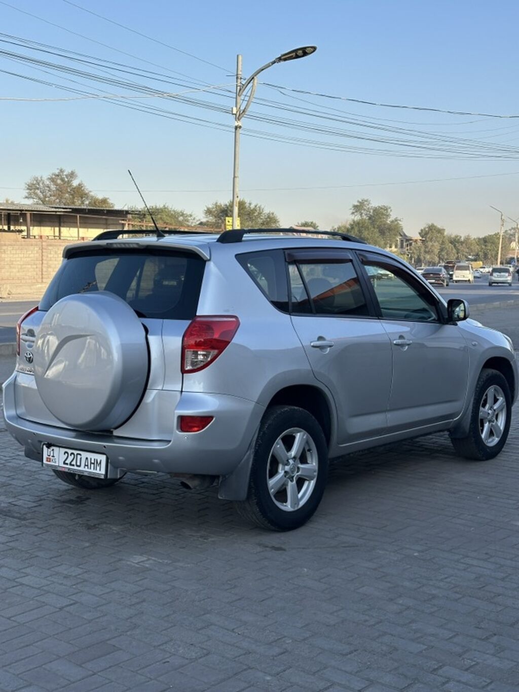Toyota RAV4: 2007 г., 2 л, Автомат, Бензин, Кроссовер: фото 2