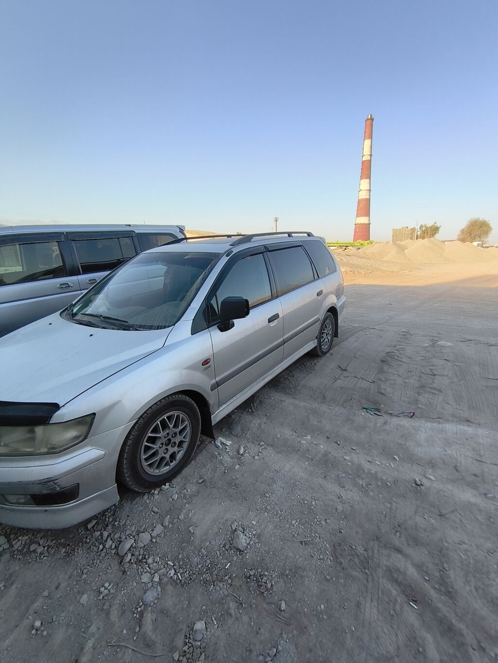 Mitsubishi Space Wagon: 1998 г., 2.4 л, Механика, Бензин, Минивэн: фото 2