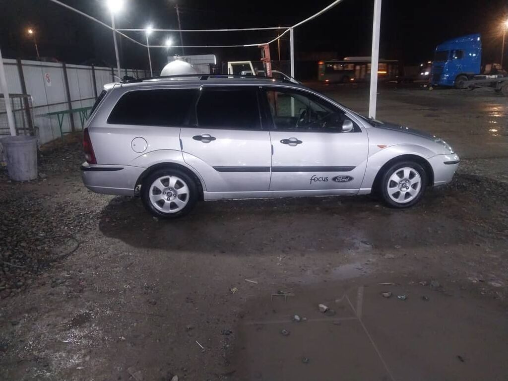 Ford Focus: 2002 г., Бензин, Универсал: фото 1