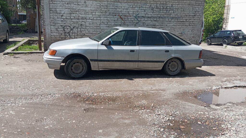Ford Scorpio: 1987 г., 2 л, Механика, Бензин, Хэтчбэк: фото 2