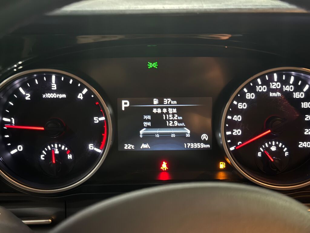 Kia Carnival: 2021 г., 2.2 л, Автомат, Дизель, Минивэн: фото 6