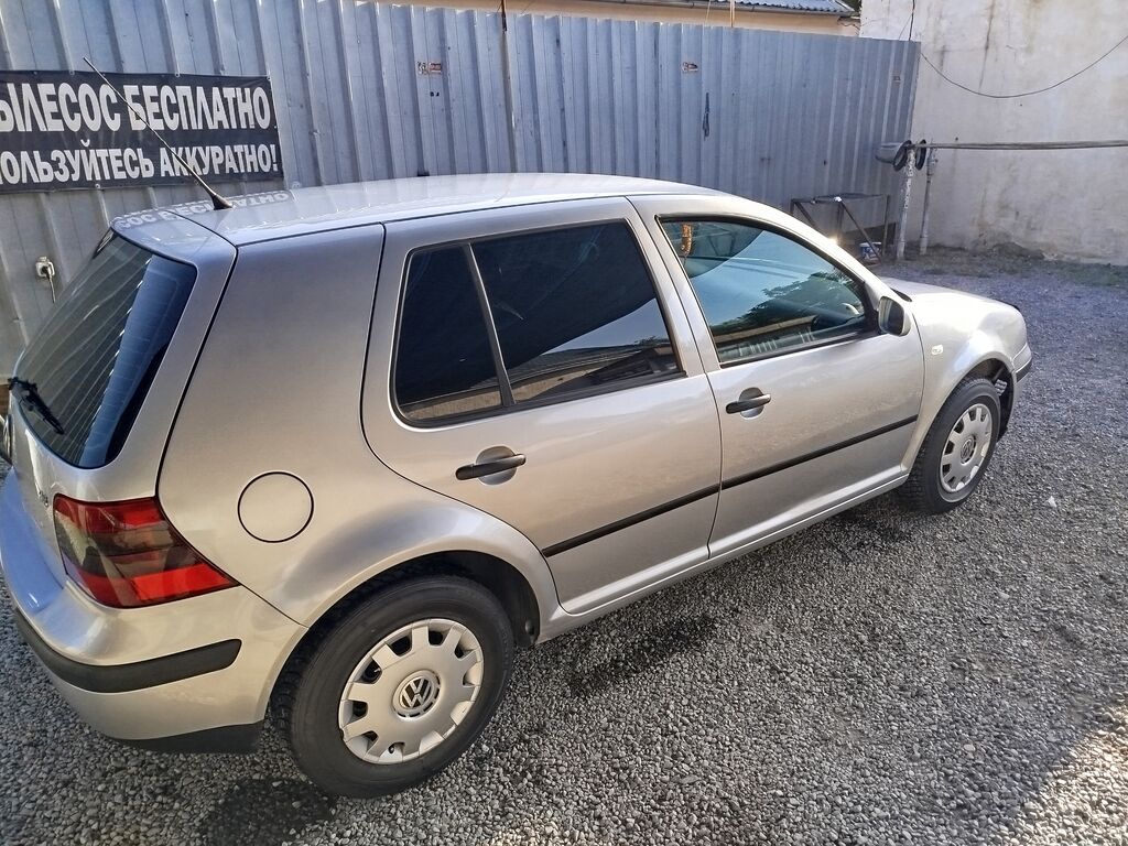 Volkswagen Golf: 2001 г., 1.6 л, Автомат, Бензин, Хэтчбэк: фото 1