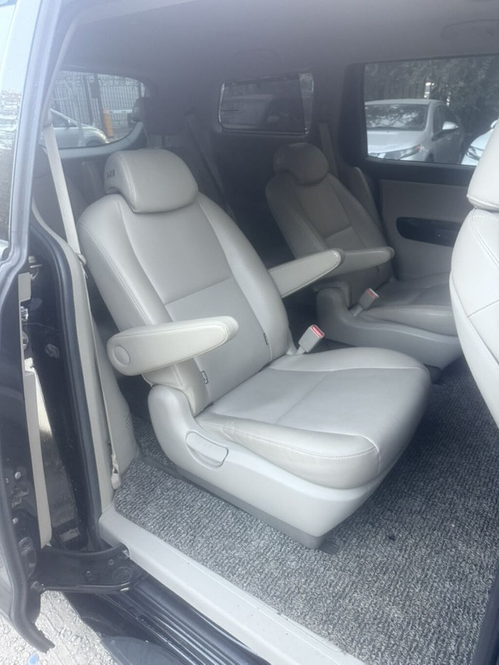 Kia Carnival: 2019 г., 2.2 л, Автомат, Дизель, Минивэн: фото 8
