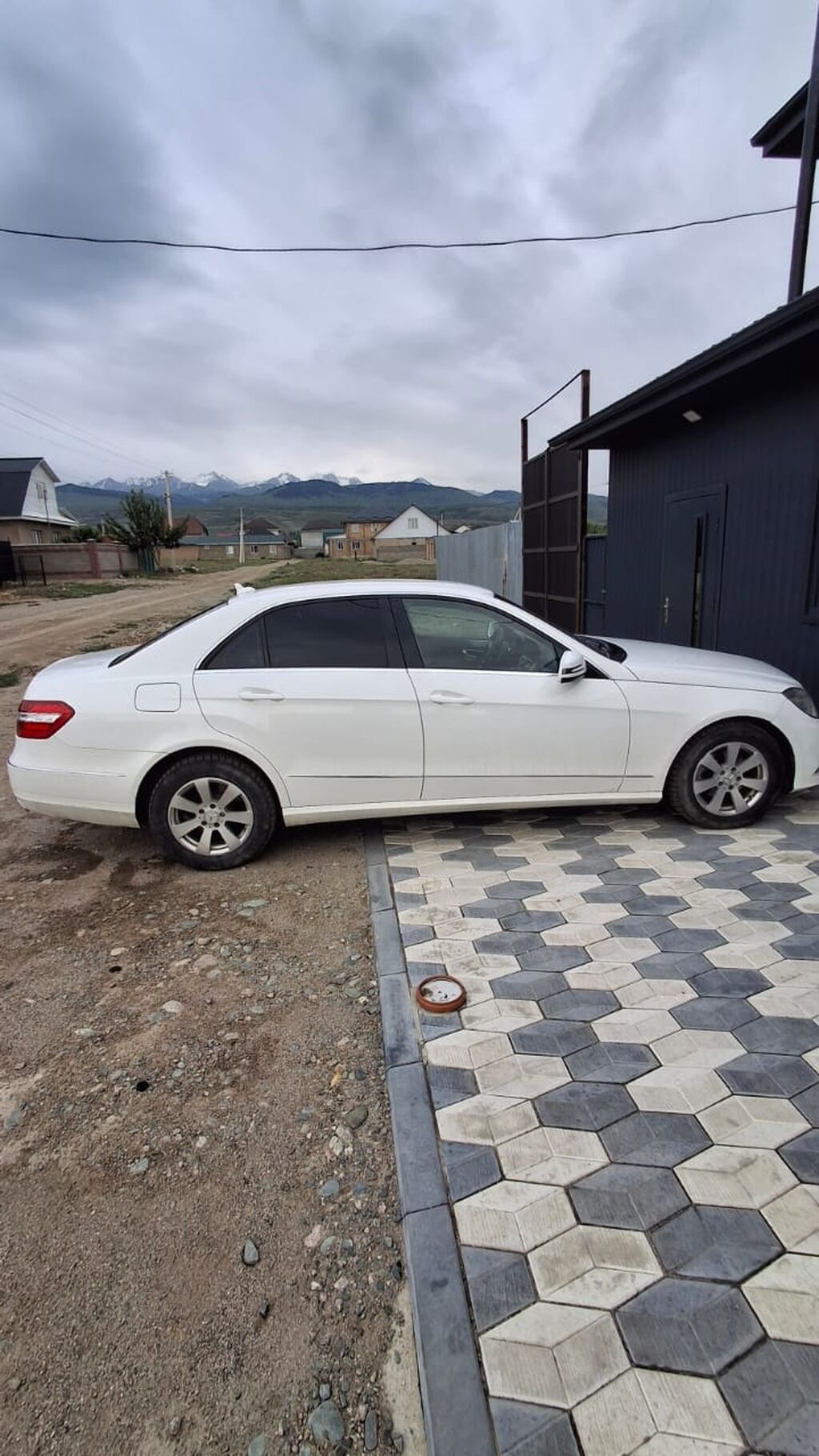 Mercedes-Benz E-Class: 2012 г., 2 л, Автомат, Бензин, Седан: фото 3