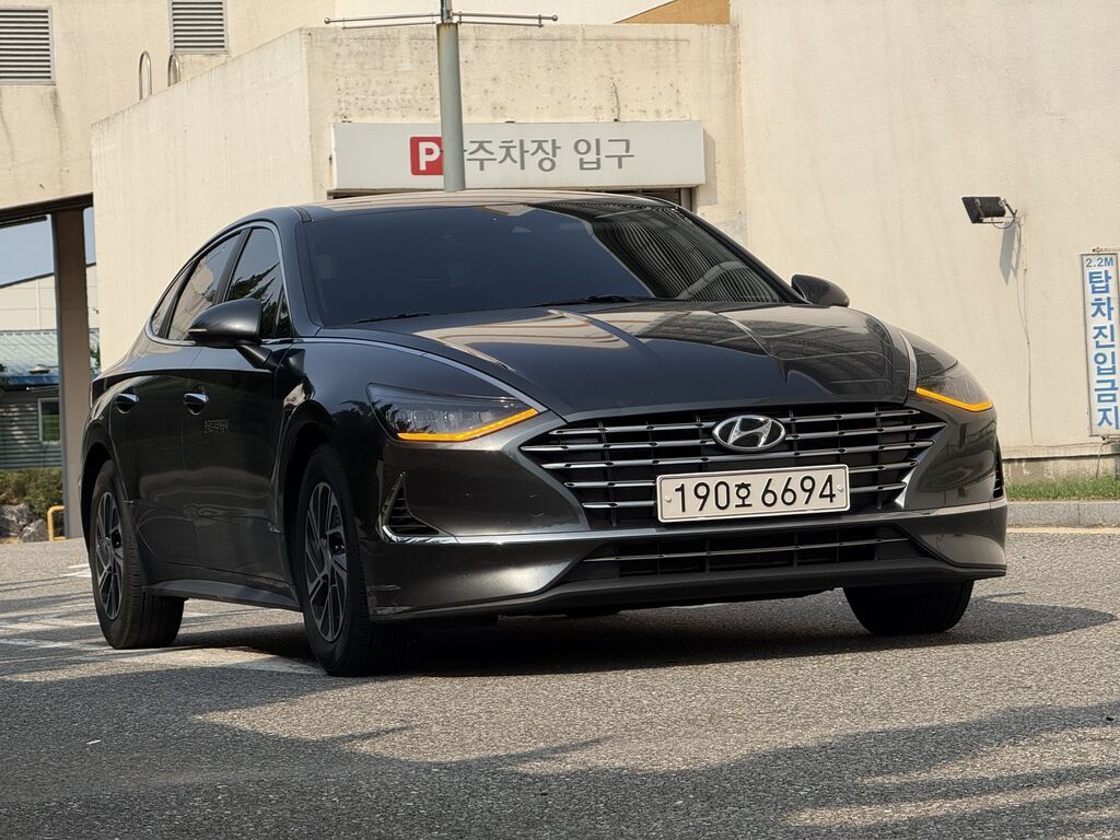 Hyundai Sonata: 2022 г., 2 л, Автомат, Гибрид, Седан: фото 3