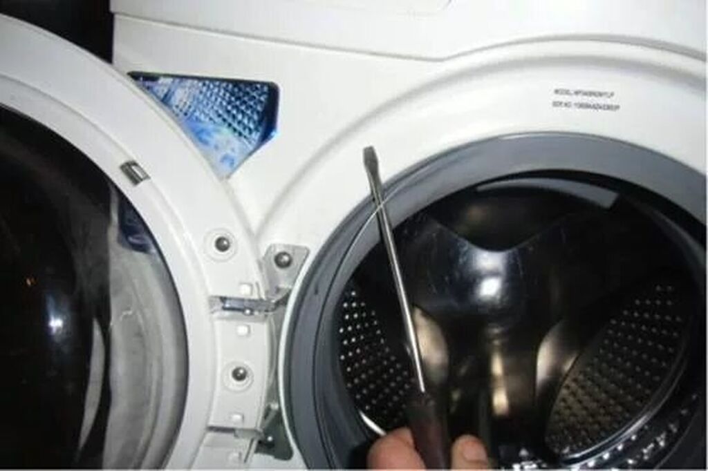 Чья сборка стиральной. Самсунг p843 стиральная машина. Барабан стиральной машины Samsung wf0602. Разобрать стиральную машинку самсунг WF-r1061. Разобрать стиральную машину самсунг.