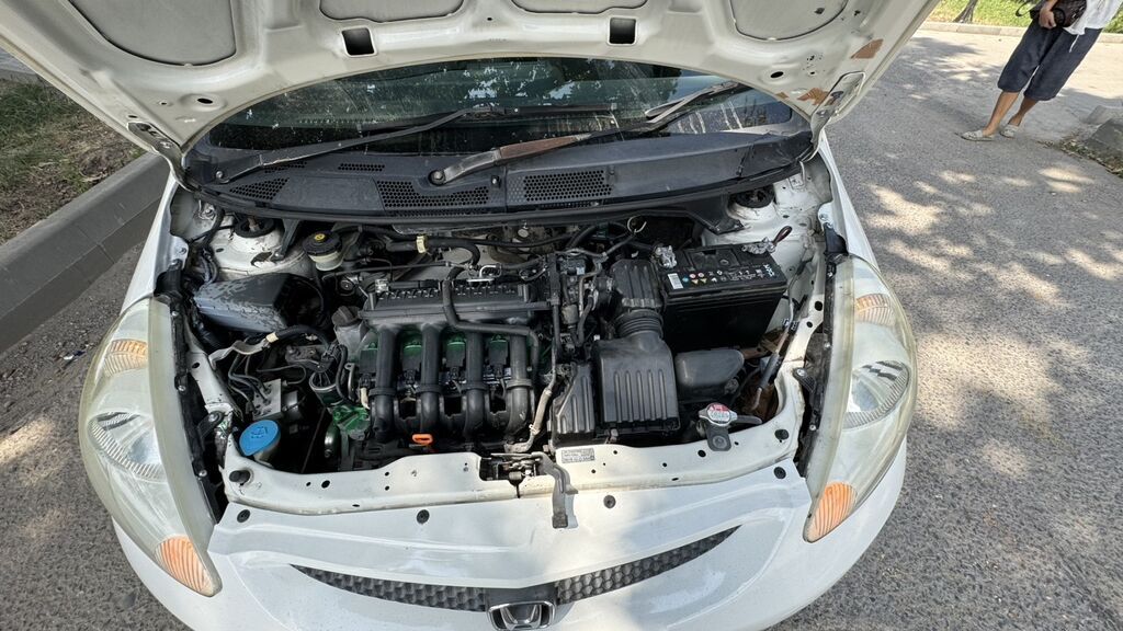 Honda Fit: 2003 г., 1.3 л, Автомат, Бензин, Хэтчбэк: фото 6