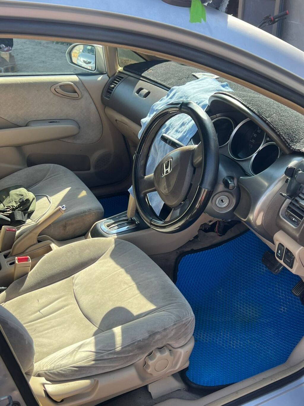 Honda Fit Aria: 2004 г., 1.5 л, Вариатор, Бензин, Седан: фото 6