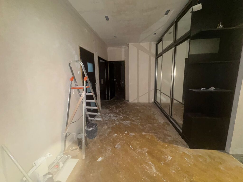 3 otaqlı, Yeni tikili, 165 kv. m