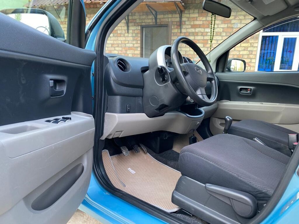 Daihatsu Sirion: 2006 г., 1 л, Механика, Бензин, Хэтчбэк: фото 7