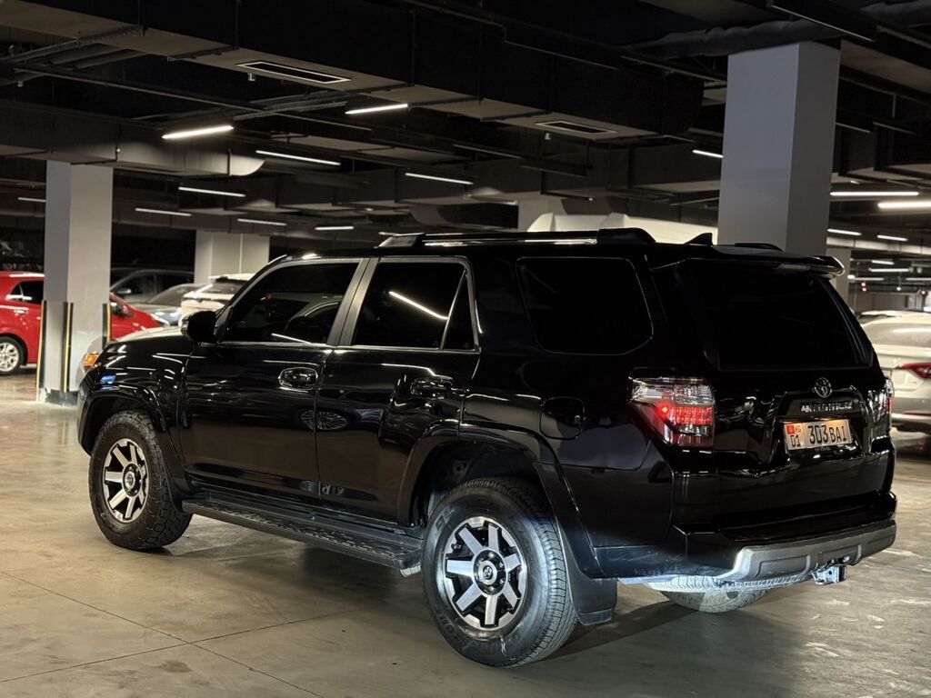 Toyota 4Runner: 2022 г., 4 л, Автомат, Бензин, Внедорожник: фото 4