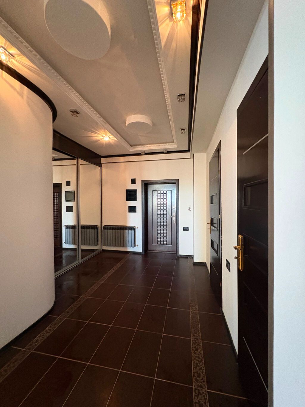 Bakıxanov qəs., 3 otaqlı, Yeni tikili, 178 kv. m