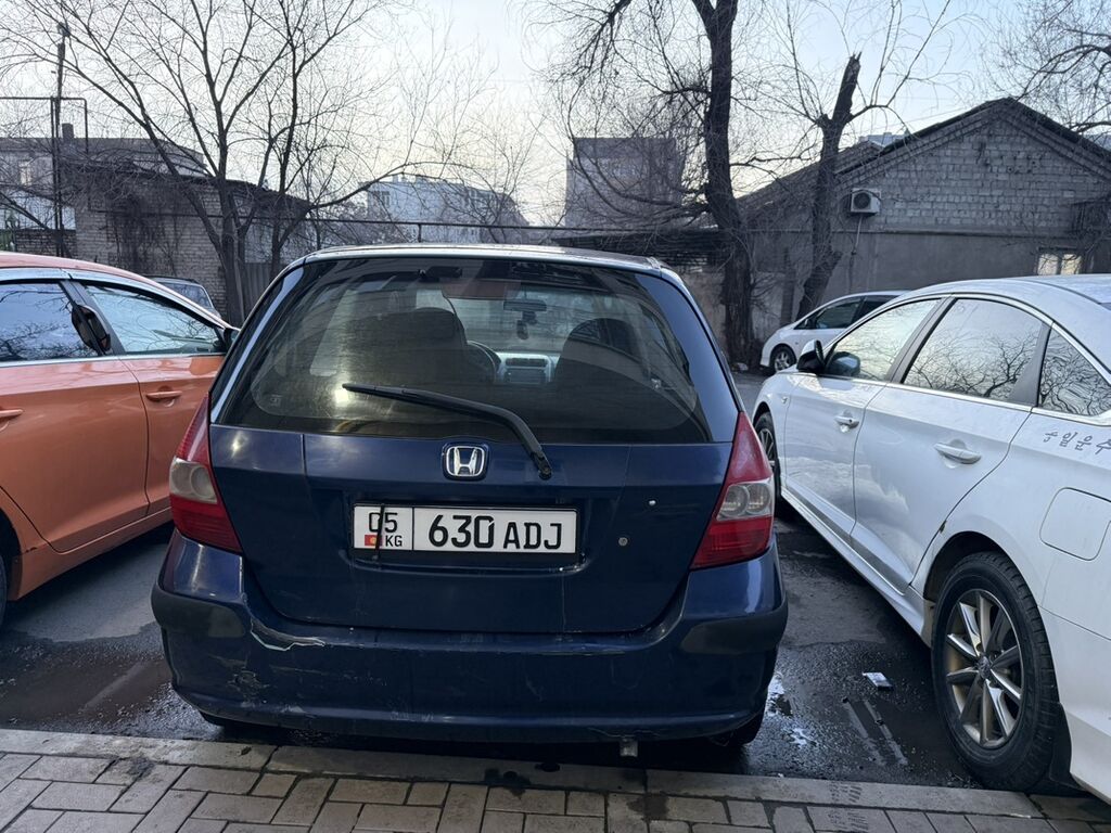Honda Jazz: 2003 г., 1.4 л, Механика, Бензин, Хэтчбэк: фото 4