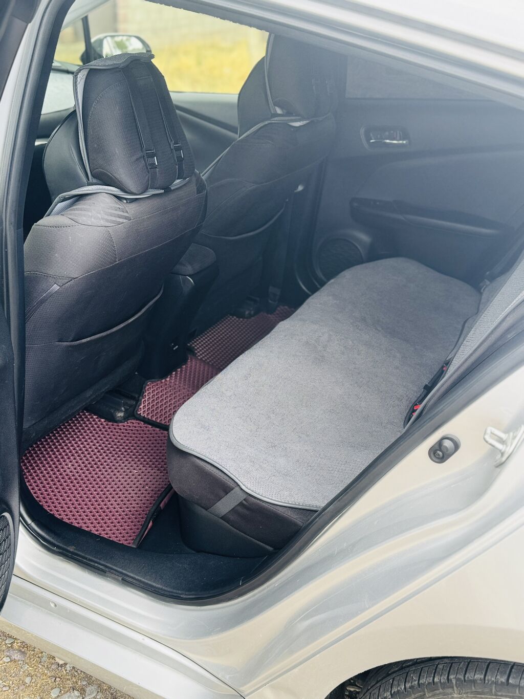 Toyota Prius: 2018 г., 1.8 л, Вариатор, Гибрид, Хэтчбэк: фото 4