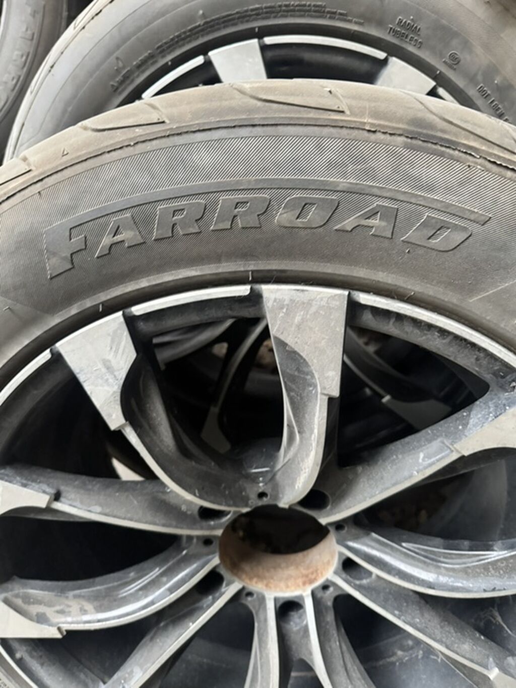 Комплект колес в сборе: литые диски + летние шины Farroad.в отличном: фото 3