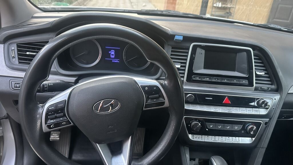 Hyundai Sonata: 2019 г., 2 л, Автомат, Газ, Седан: фото 8
